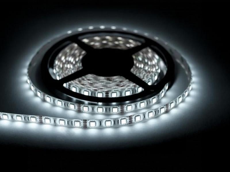 Lumenmax 3528 LED szalag - 5 méteres LED világítórendszer Lumenmax 3528 LED szalag - 5 méteres LED világítórendszer